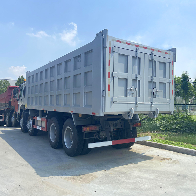 出口二手豪沃后翻自卸车 6*4矿用工程货车 右驾驶舱砂石料倾斜车