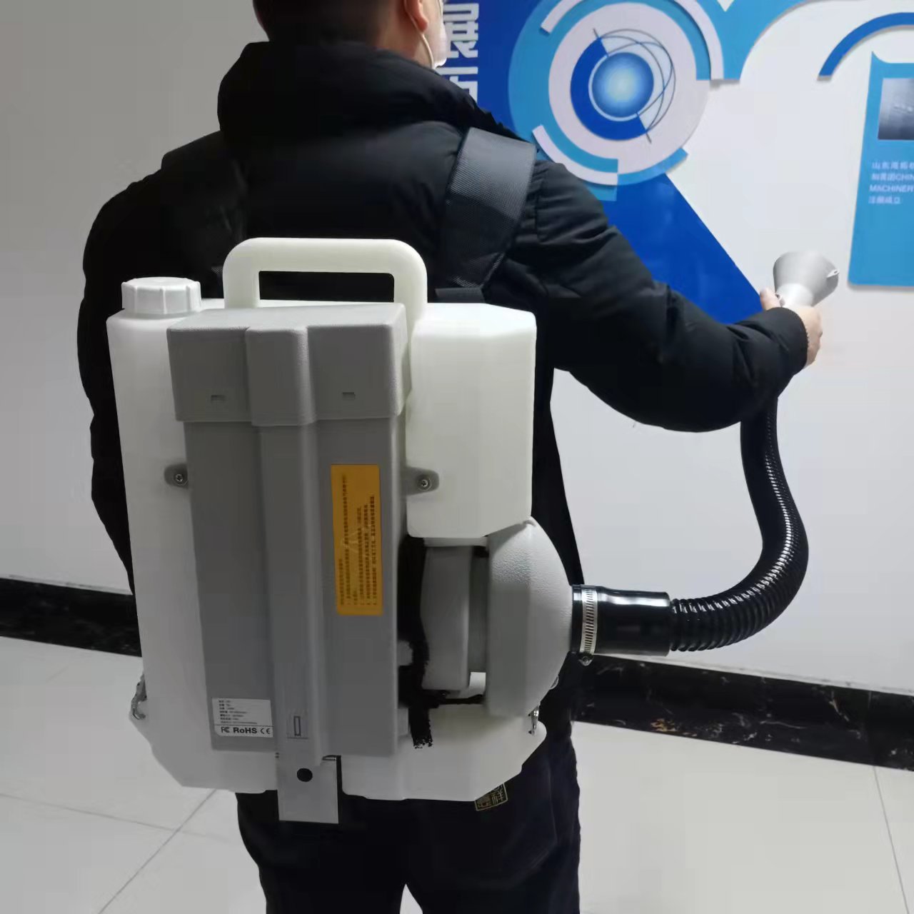 现货8l电动超低容量喷雾器 医院防疫消杀雾化机 8l锂电池雾化器