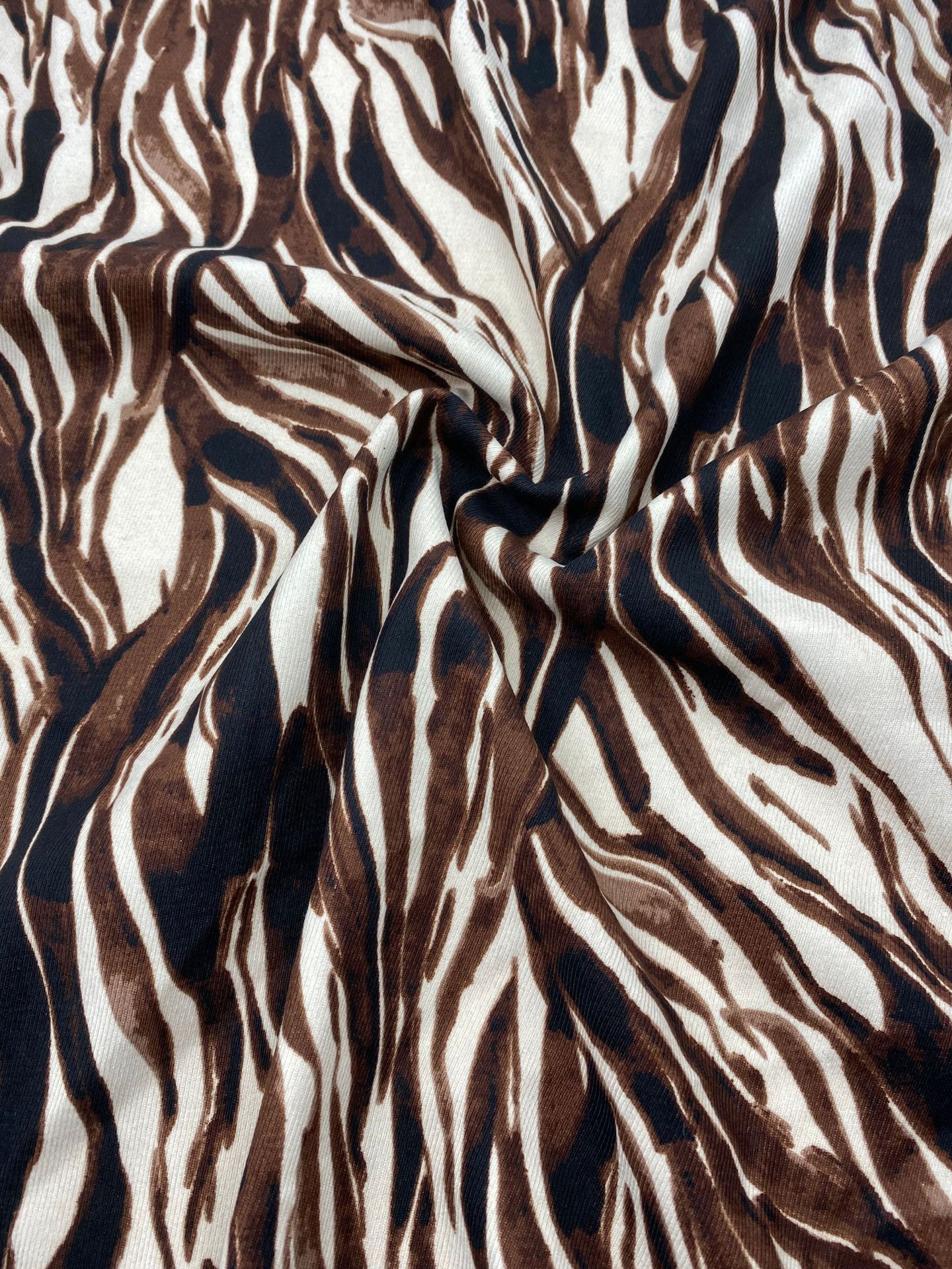 秋冬新款 斜纹绒时尚豹纹面料 女装西装半身裙服装布料现货供应