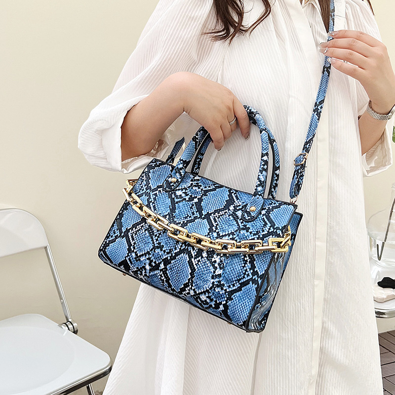 Fashion Street Shooting Snakeskin Pattern Small Handbags Female 2022 Trendy New European and American Style Exotic Shoulder Crossbody Small Square Bag