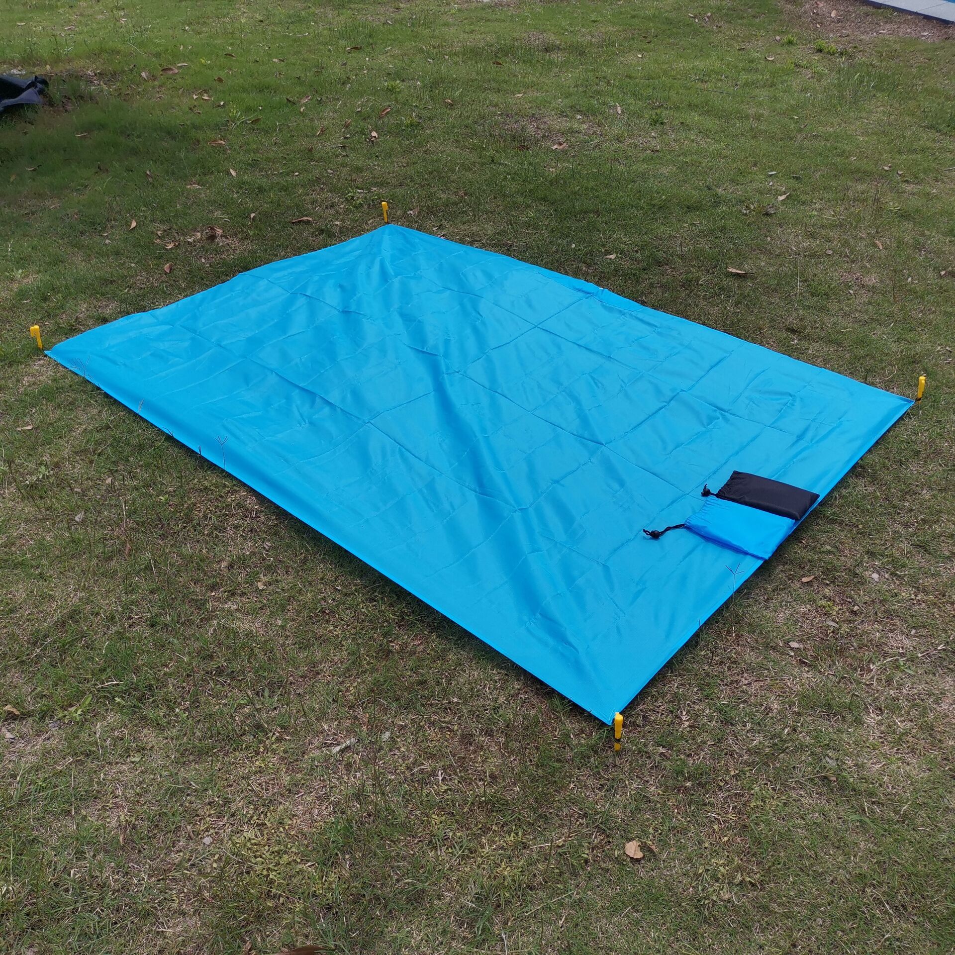 户外野营口袋野餐垫可折叠草坪防潮垫涤纶格子布沙滩垫可加印logo