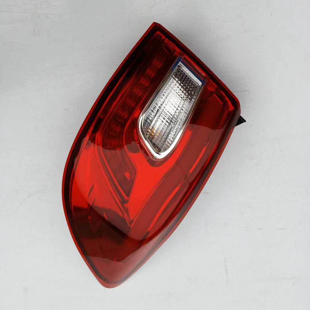 适用于一汽奔腾b30后尾灯总成刹车倒车灯组合灯后照灯转向灯原装