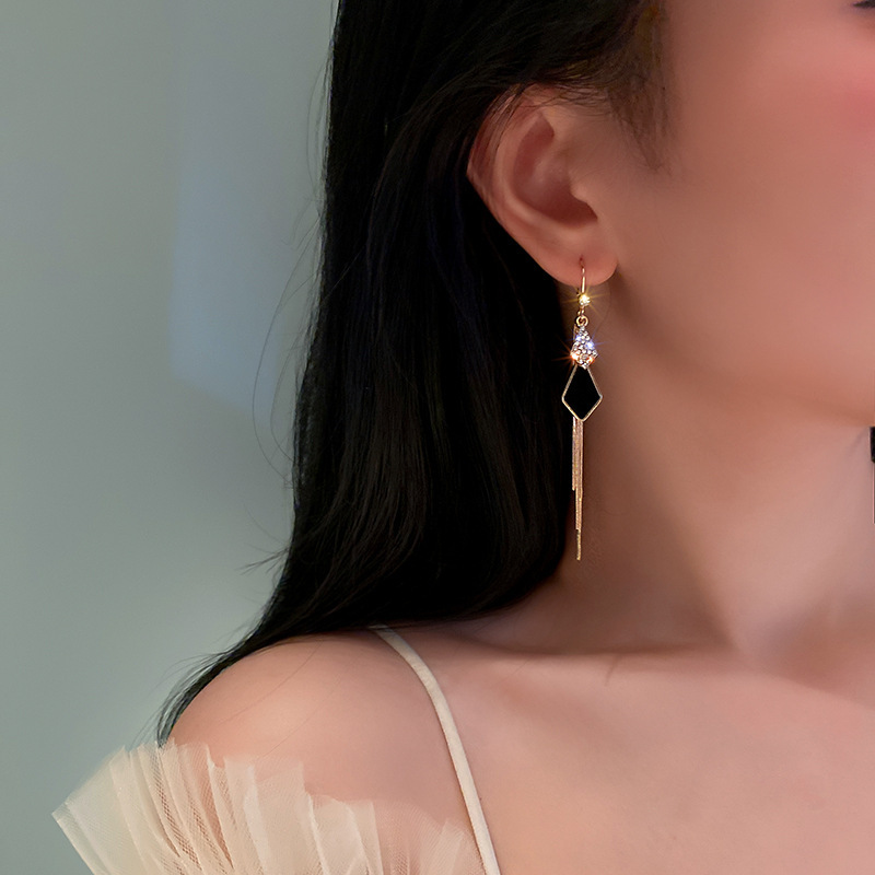 Korean Fashion Exaggerated Long Fringe Earrings Female Personality Diamond Ear Hook Earrings Online Influencer Refined Geometric Earrings Female