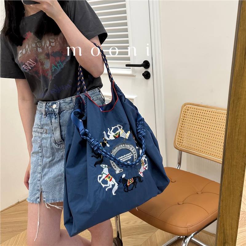 High round Upper Body Same Style Horse Embroidery Ballchain Environmental Protection Bag Shopping Bag Embroidery Shoulder Bag