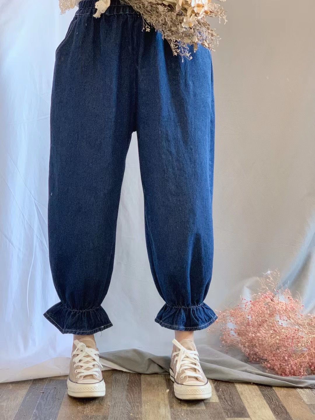 2022早春新款文艺休闲纯色松紧腰牛仔裤显瘦收口灯笼裤女821-219
