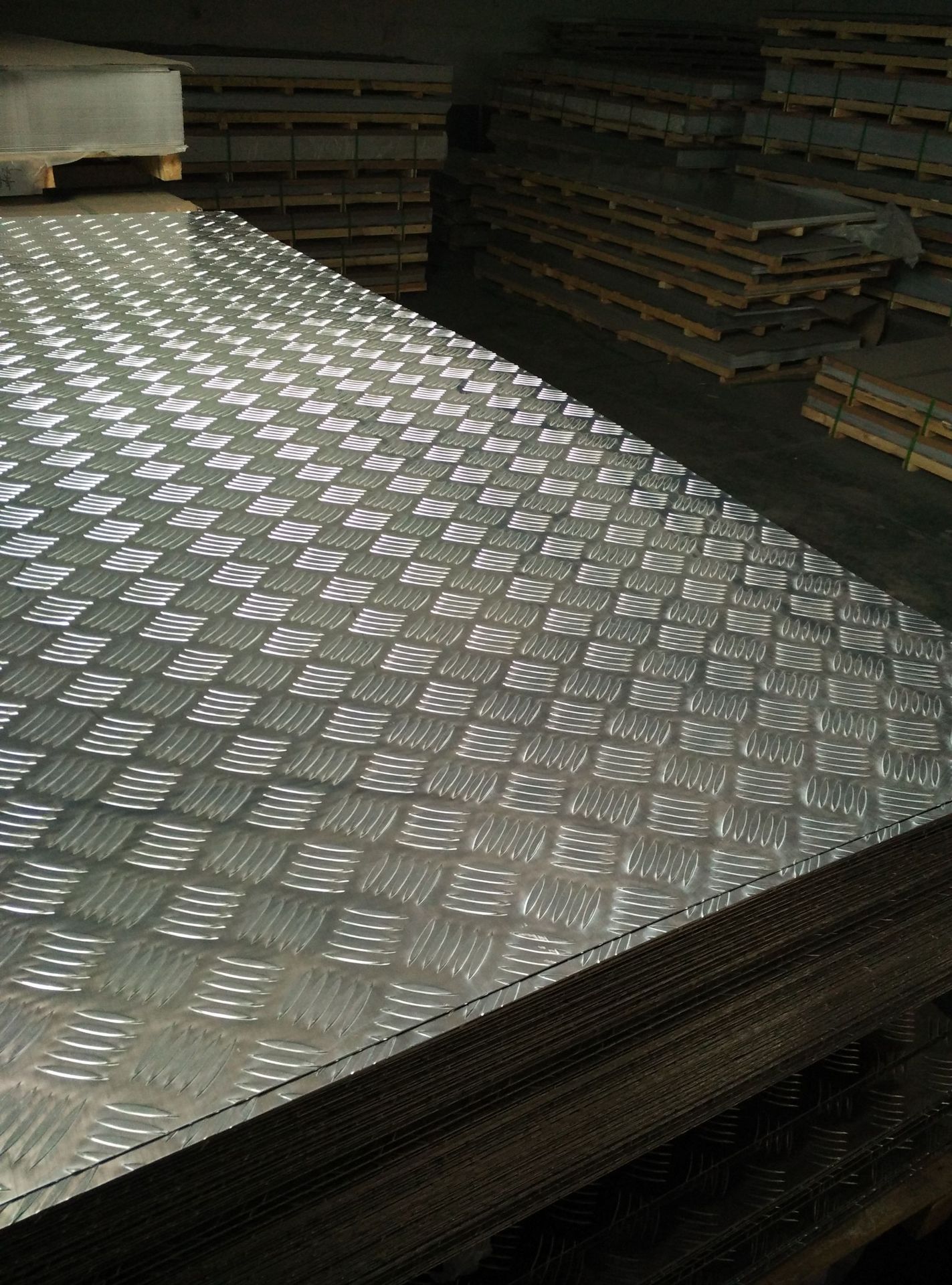 铝板批发花纹铝板防滑铝板压花铝板