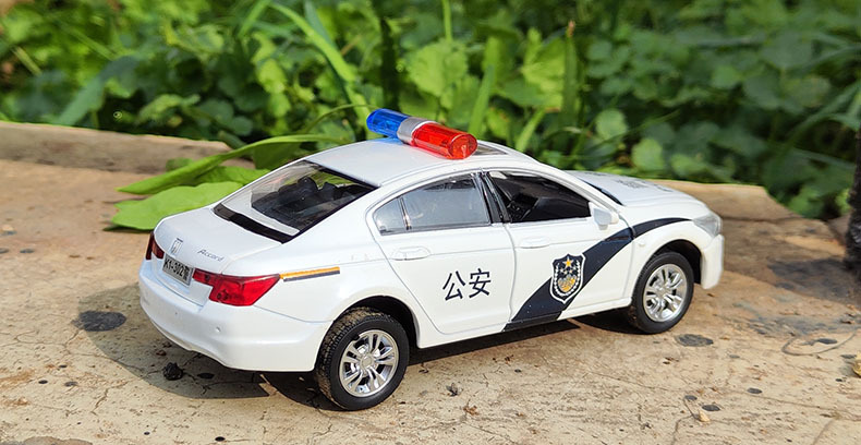 升辉1:32本田雅阁警车款合金汽车模型回力声光玩具四开门848b盒装