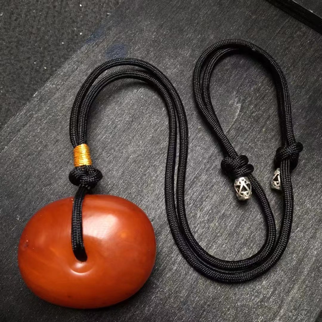 天然琥珀蜜蜡老蜡老蜜藏扣吊坠色泽红润蜡质厚实项链搭配绳子配饰