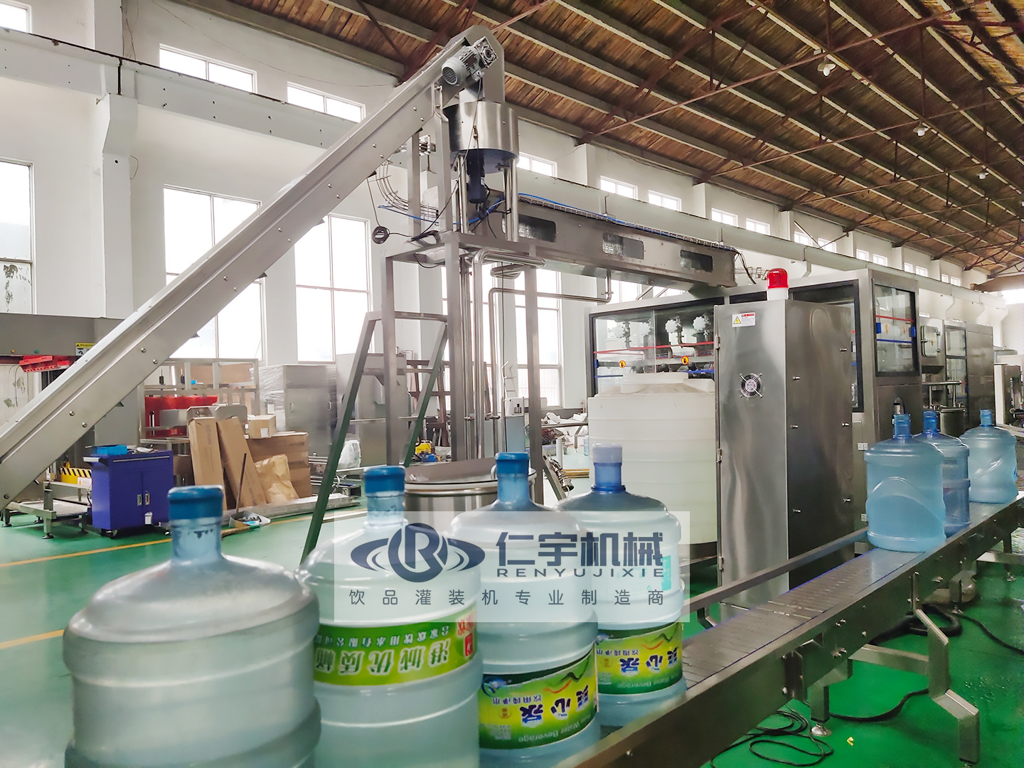 600桶大桶水生产设备 桶装水灌装机