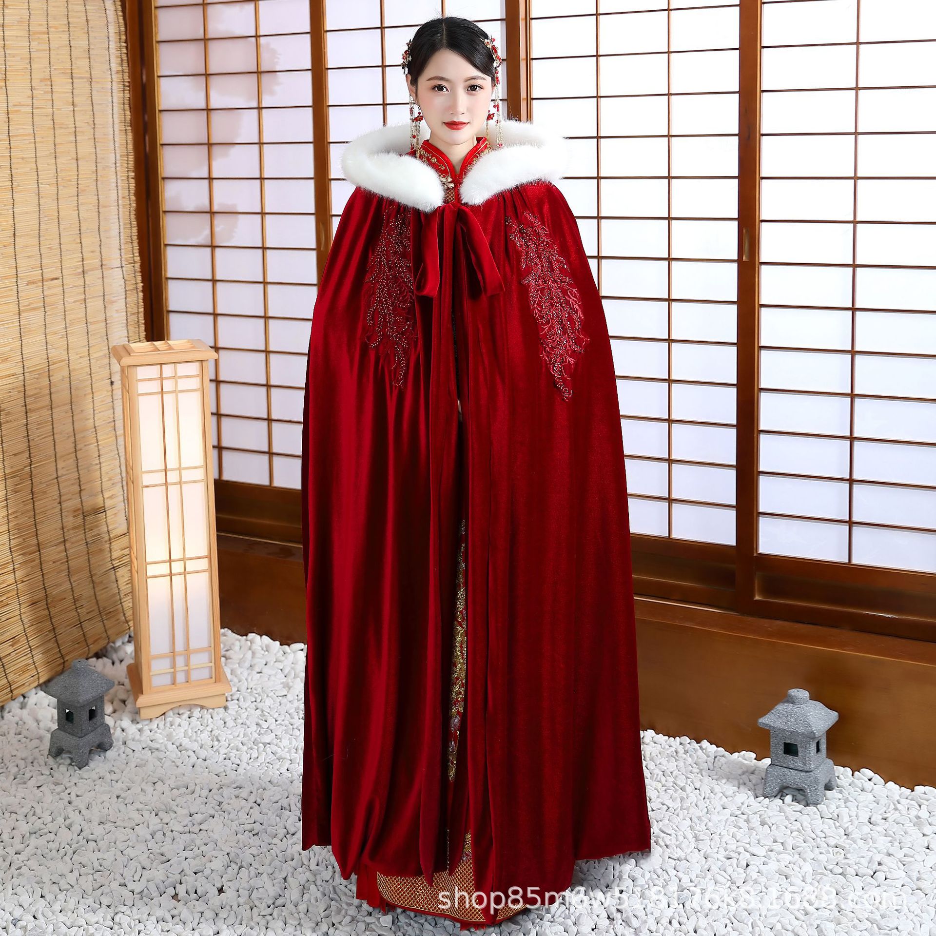 中式新娘毛披肩古风斗篷披风拍照影楼写真秀禾服外搭长款毛领披肩