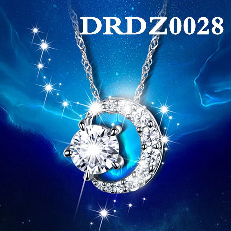 2 Karat Imitation Moissanite Necklace Female Plated Pt950 Platinum Clavicle Chain Eight Hearts and Eight Arrows Zircon Pendant Ornaments