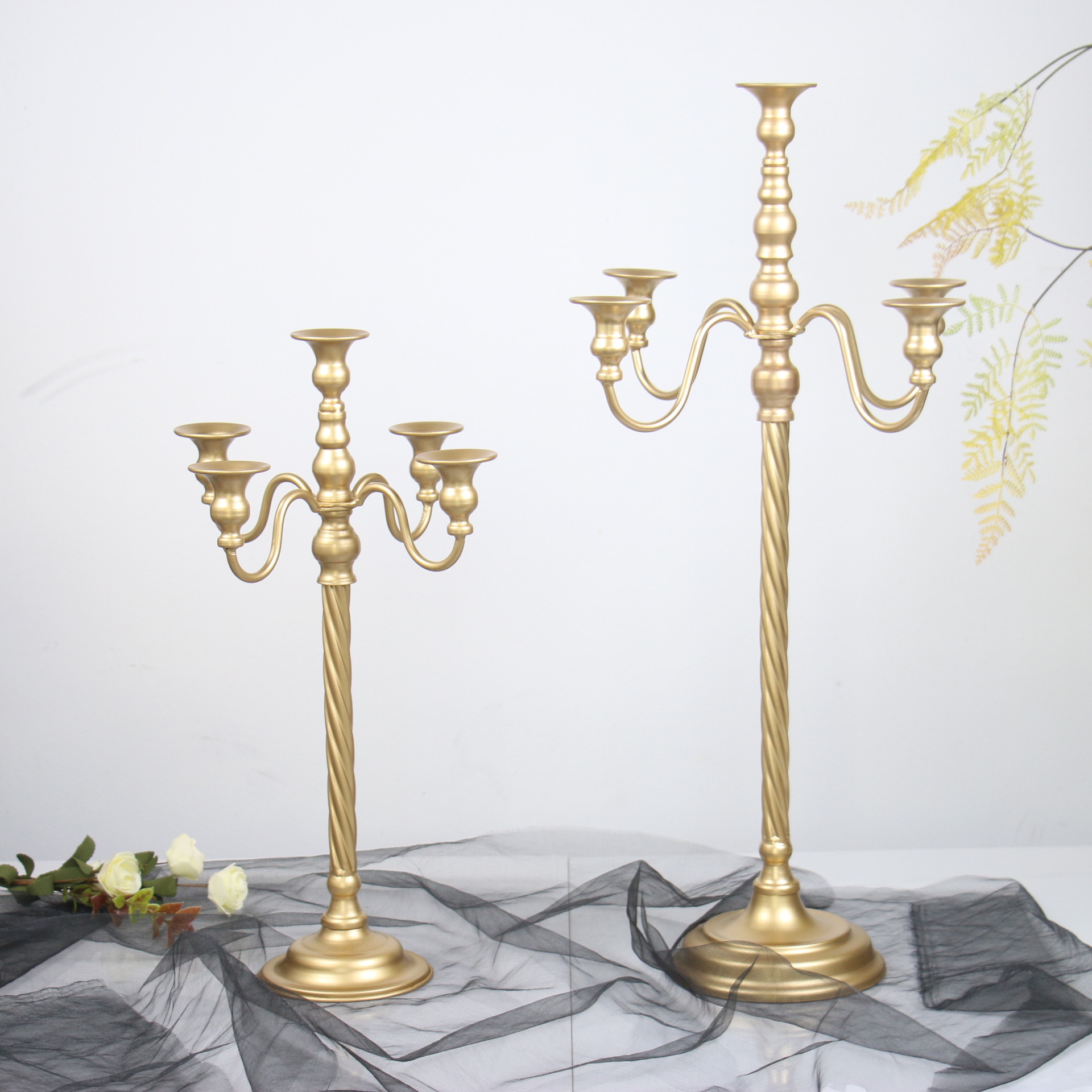 跨境可拆装欧式复古金属烛台螺纹杆设计铁艺蜡烛器皿婚庆道具摆件