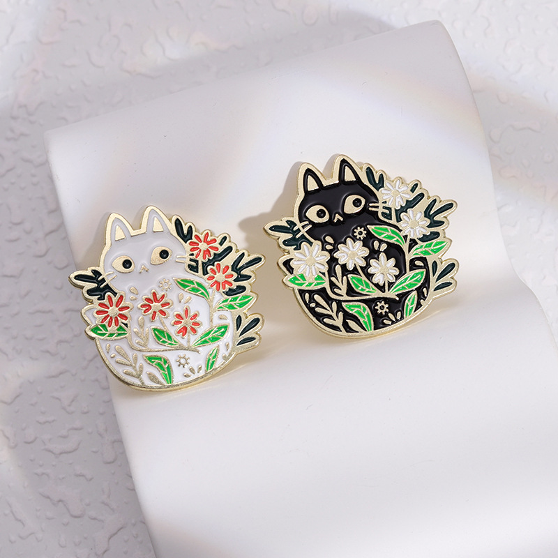 Foreign Trade New Cartoon Cute Black and White Cat Plant Personality All-Match Clothing Bag Decorations Metal Brooch