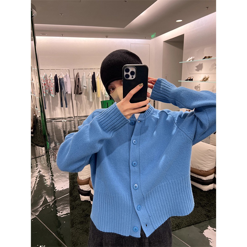 温柔湖蓝色软糯羊毛针织开衫女秋冬宽松高级感超好看毛衣外套加厚