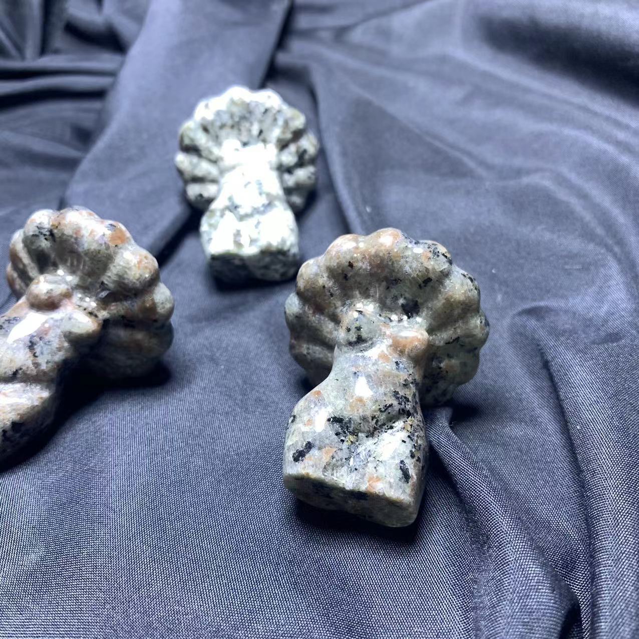 厂家批发天然水晶俄罗斯火焰石裸女蘑菇女神女模雕刻件工艺品摆件