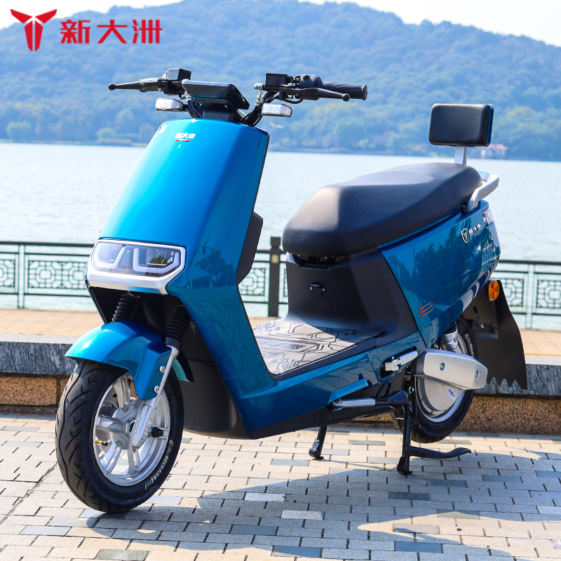 新大洲大金牛电动车成人电瓶车60v72v踏板车男女通勤电摩托可上牌