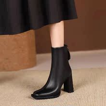 高跟短靴女方头粗跟靴2022秋冬新款漆皮后拉链时装靴高端靴子