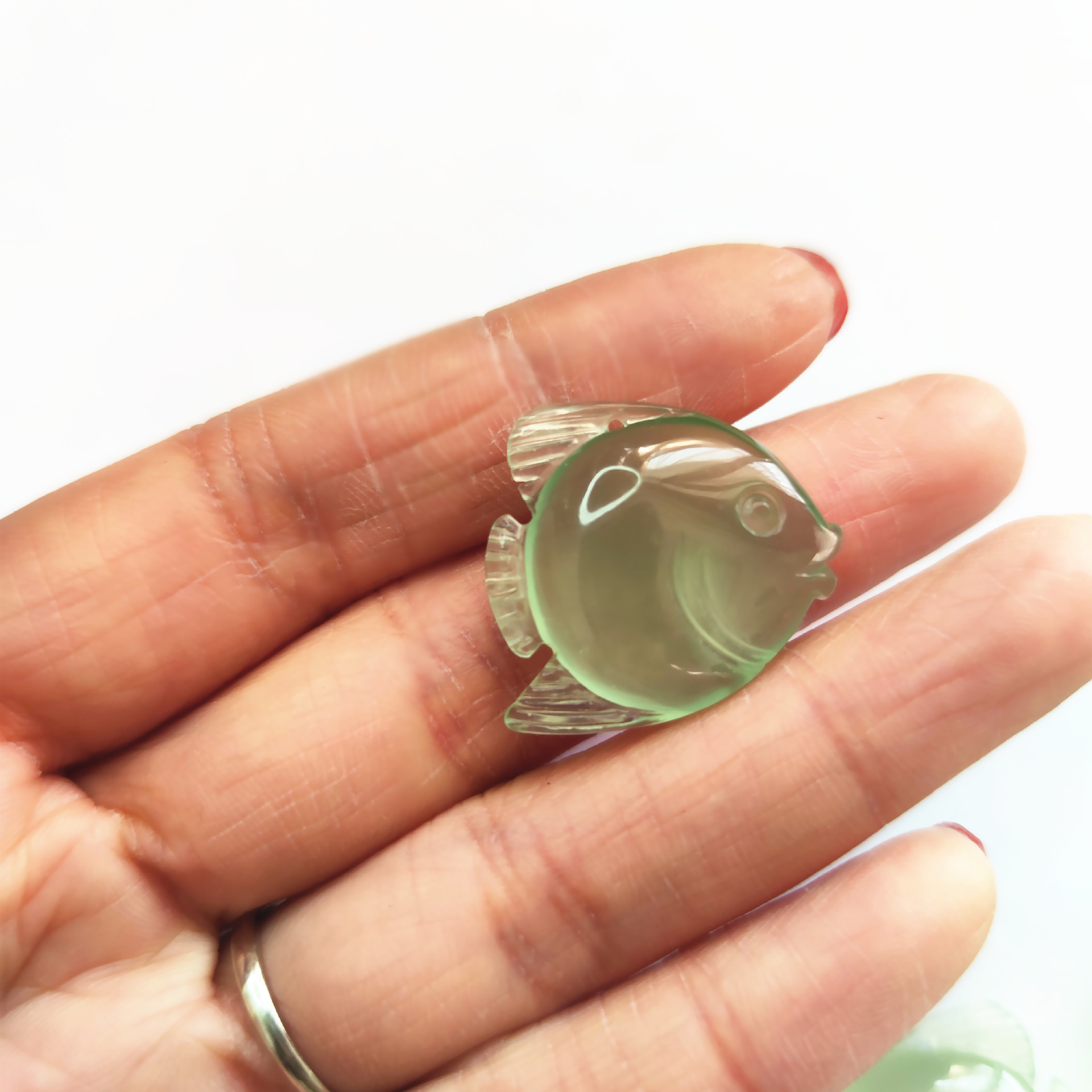 岫玉小鱼吊坠迷你热带鱼女款锁骨视频玉石挂件