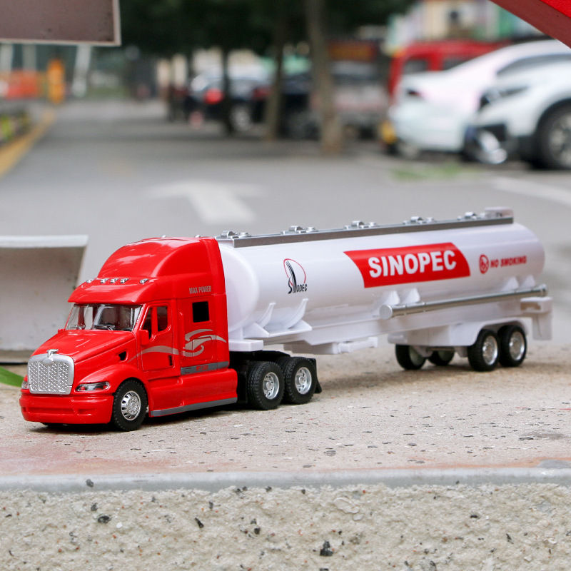 1/50合金美式油罐车模型回力声光玩具卡车大鼻子石油运输车盒装