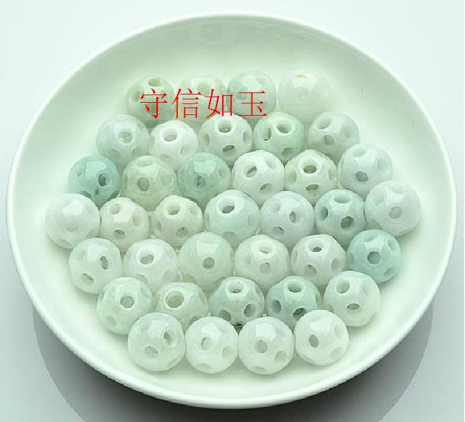 09 kg商品名称:天然翡翠a货冰种路路通珠子商品产地:缅甸产品种色