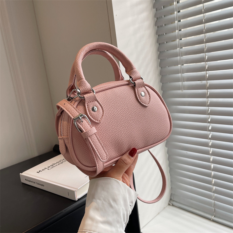 Simple Niche Design Bag Female 2023 New Spring Versatile Handheld Bucket Bag Advanced Texture Messenger Bag