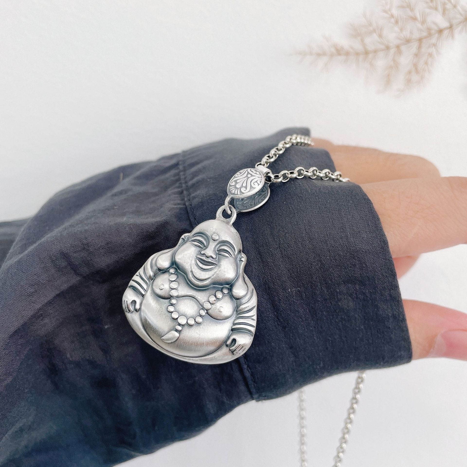 复古999纯银毛衣链吊坠 立体浮雕弥勒佛空心女士笑面小佛个性挂件