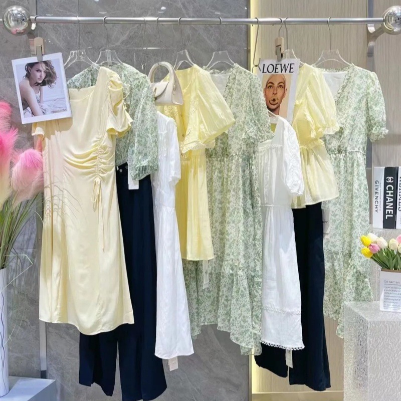 爱依服夏装品牌折扣女装尾货杂款地摊批发连衣裙尾单清货衣服货源