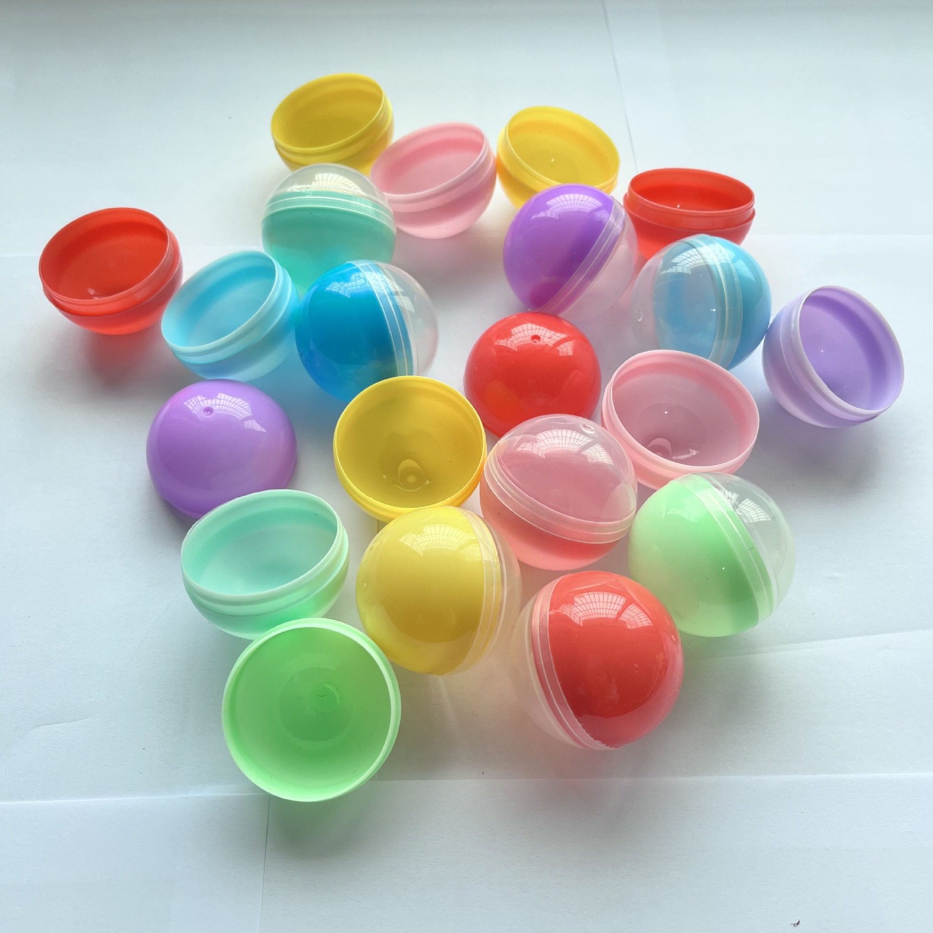 扭蛋壳45mm混装扭蛋壳 一元投币扭蛋机 圆形透明彩色空壳厂家供应