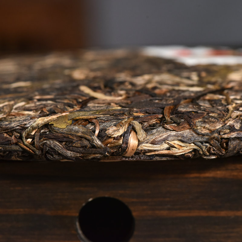 云南普洱茶易武正山茶王生茶 357g饼茶大树晒青毛茶普洱茶批发