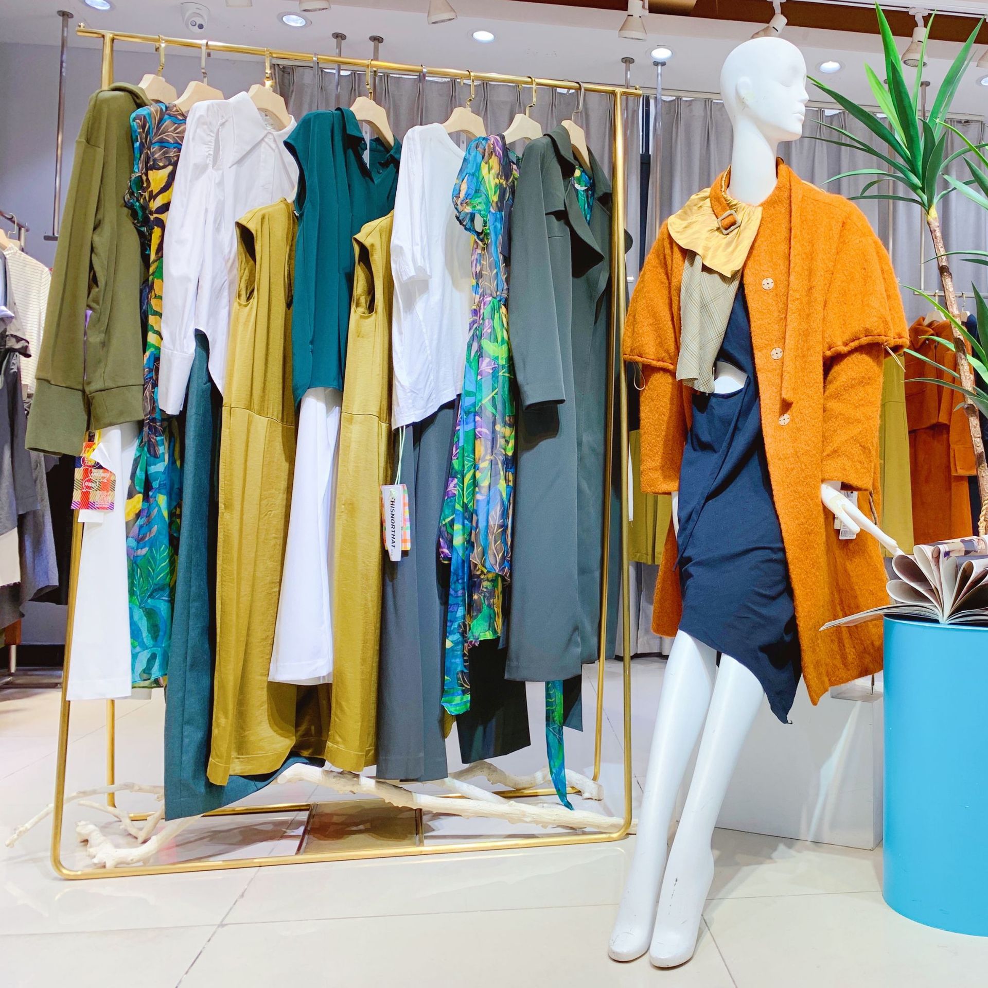 时尚折扣女装乐町尾货清仓品牌衣服直播货源伊芙丽十三行女装批发