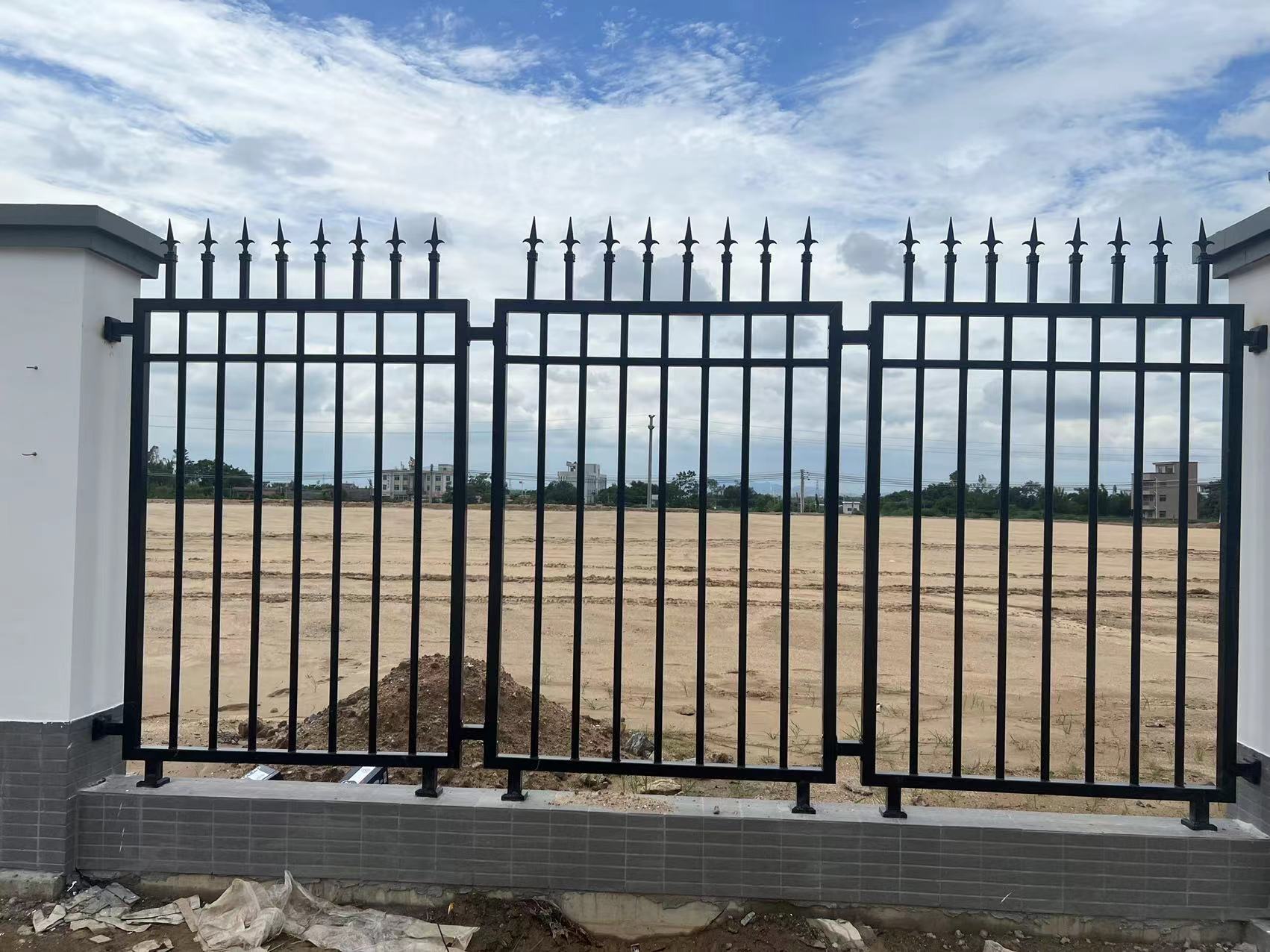 围墙护栏锌钢镀锌围栏护栏 别墅区高端围栏安全可靠防攀爬枪尖