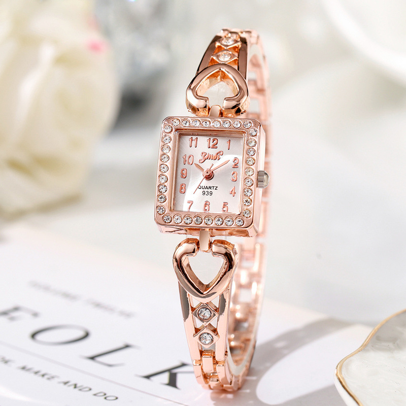 新款女表时尚大气方形满钻爱心表带气质复古首饰手表女轻奢精致