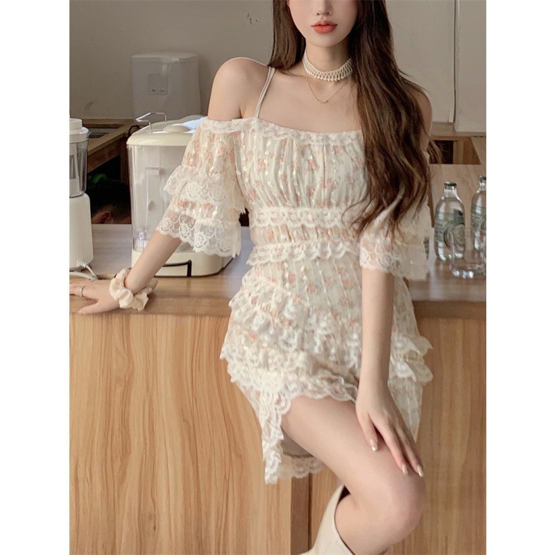 碎花蕾丝仙气不规则吊带连衣裙
