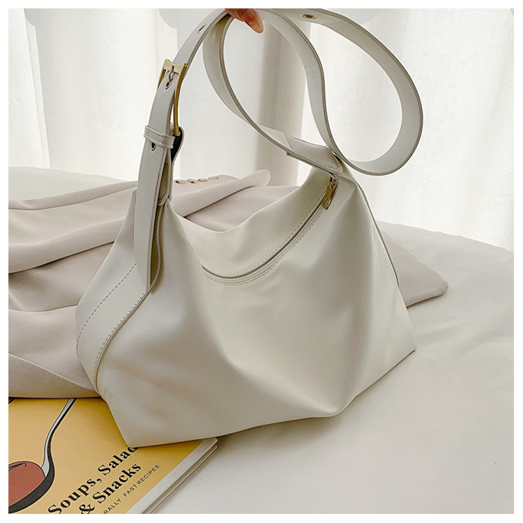 Idle Style New Large Capacity Shoulder Bag Women's Casual Simple Solid Color Pu Tote Bag Commuting Solid Color Crossbody Bag