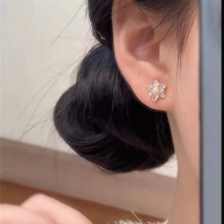 One Style for Dual-Wear ~ Small Snowflake Long Tassel Earrings Female Temperamental Fairy Gentle and All-Match High-Grade Light Luxury Earrings