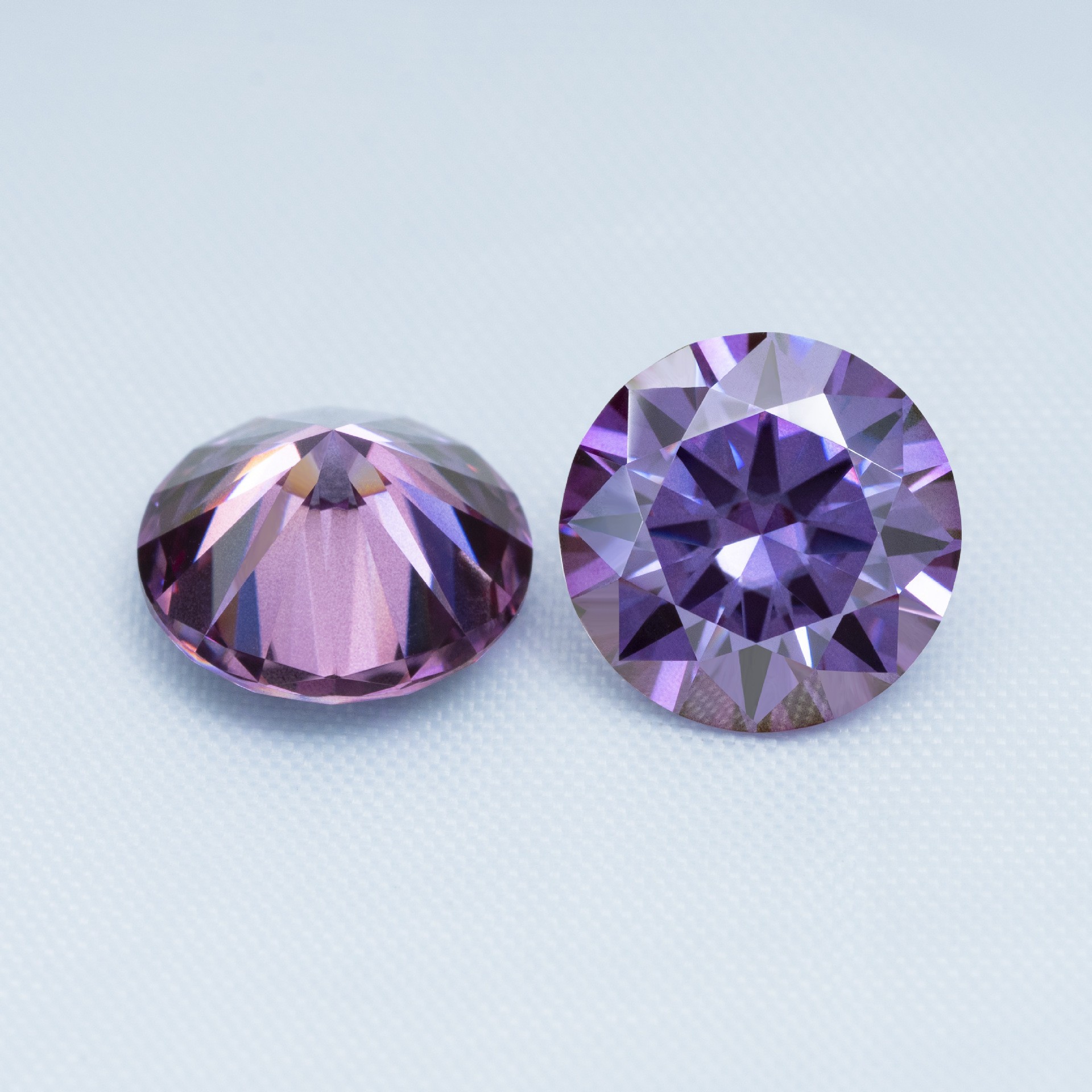 莫桑石莫桑钻裸石紫色圆形裸钻批发小碎钻戒面戒指镶嵌厂家批发