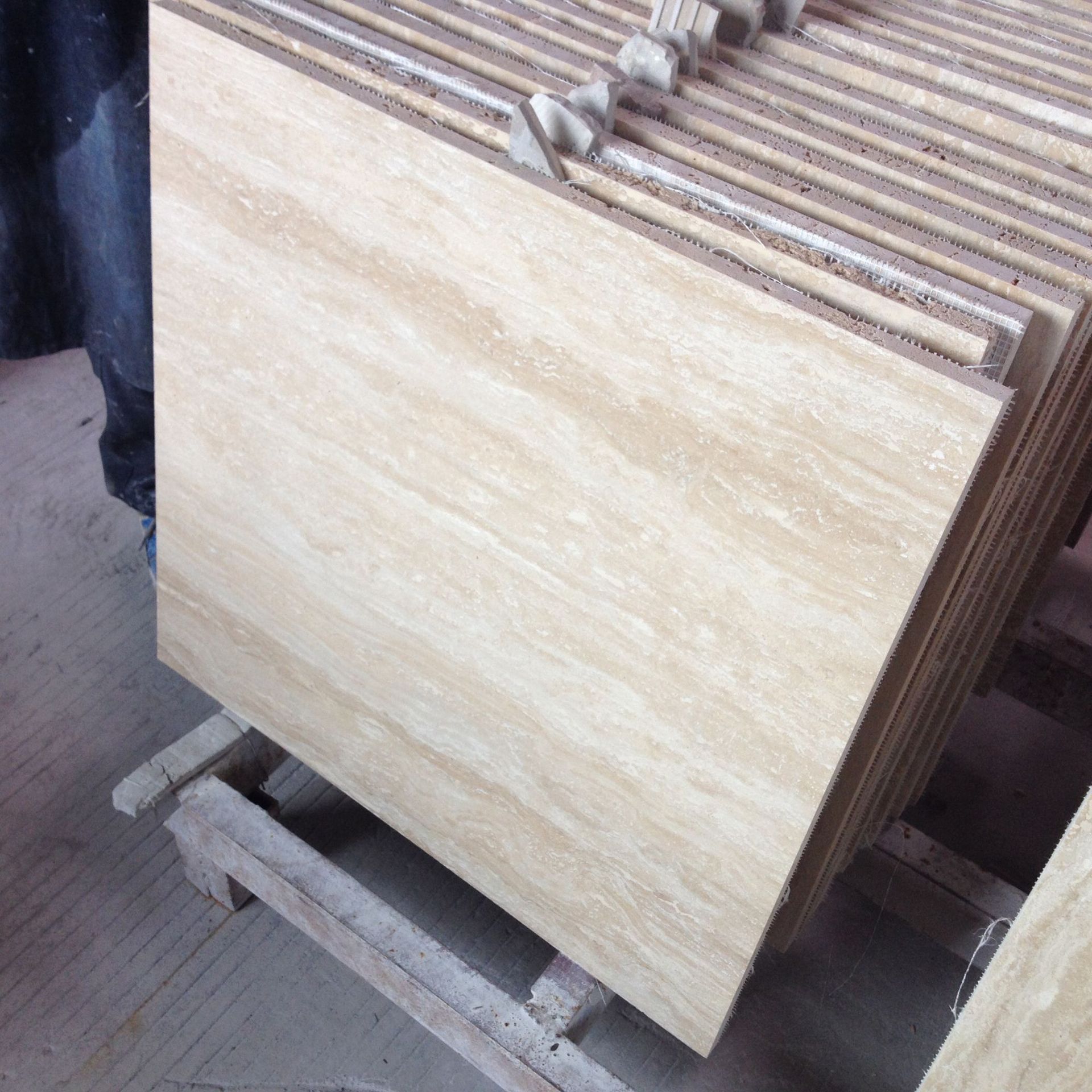 水头石材黄洞石大理石板材 洞石墙面桌面台面 小户型茶几电视柜面