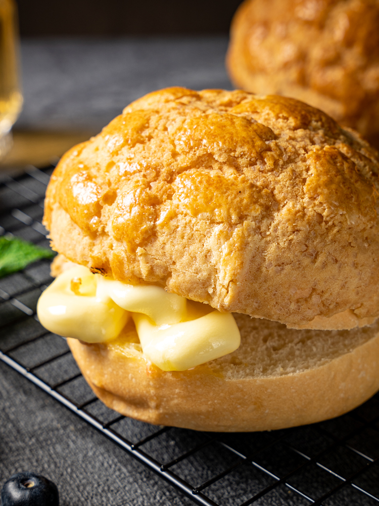 菠萝包面包港式半成品老式黄油商用菠萝油汉堡胚广式冷冻面包胚