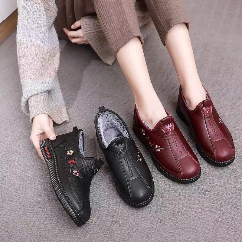 Winter New Women's Cotton Shoes Fleece-lined Comfortable Platform Breathable Middle-Aged and Elderly Mom Shoes Soft Bottom Non-Slip Women's Cotton Shoes