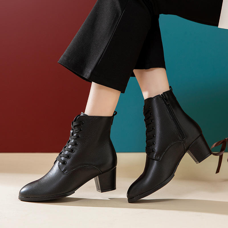 0068康华舞蹈鞋高邦时尚尖头女式广场舞靴连底高跟走秀鞋