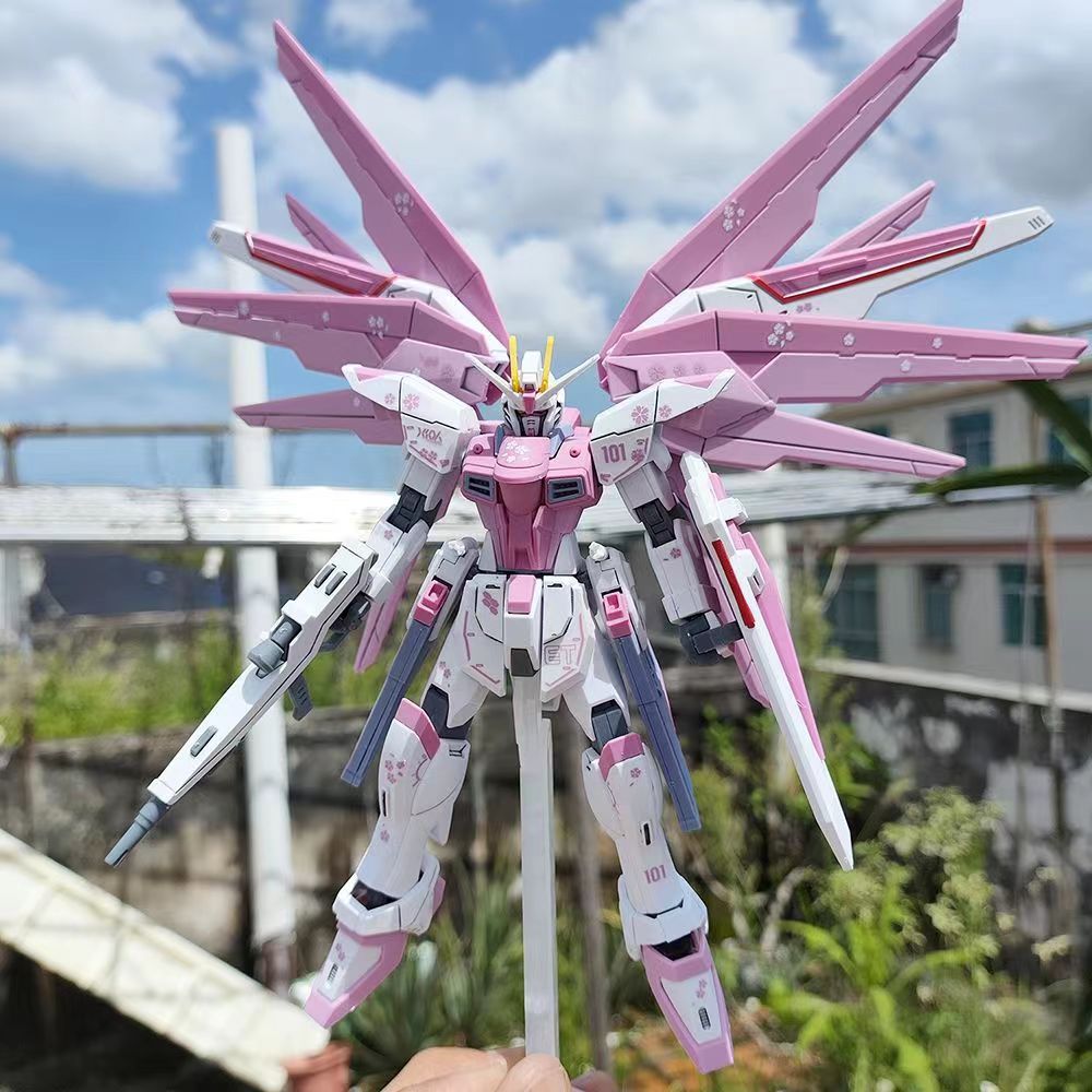 集模社hg192新生自由1/144樱花粉色高达拼装模型面罩雪铁龙修复版