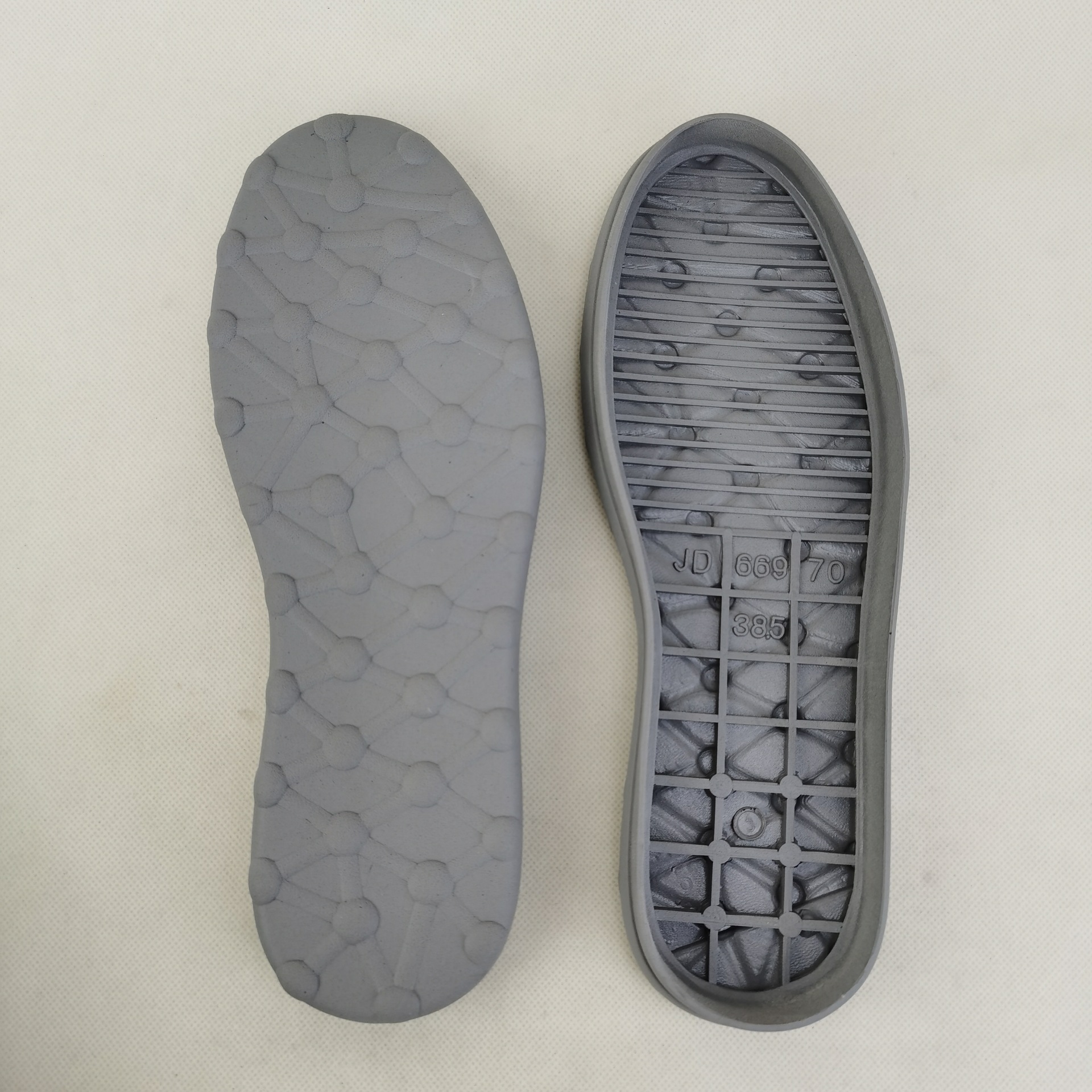 工厂供应平跟无跟休闲鞋软底软橡胶鞋底橡胶鞋底大底