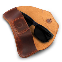 真皮带磁扣的眼镜盒适用于眼镜和太阳镜,防刮疯马头层皮眼镜套