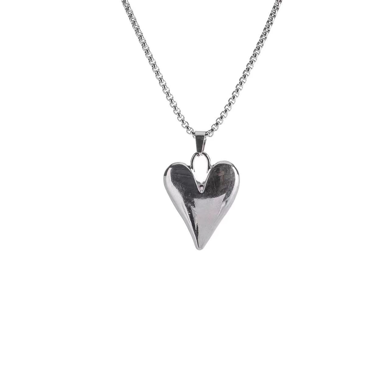 Korean Style Fresh Titanium Steel Love Pendant Necklace Ins Style Design Sense Clavicle Chain Fashion Trend Necklace Wholesale