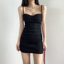 黑色吊带连衣裙女2024夏季新款包臀纯欲性感收腰短裙子带胸垫打底