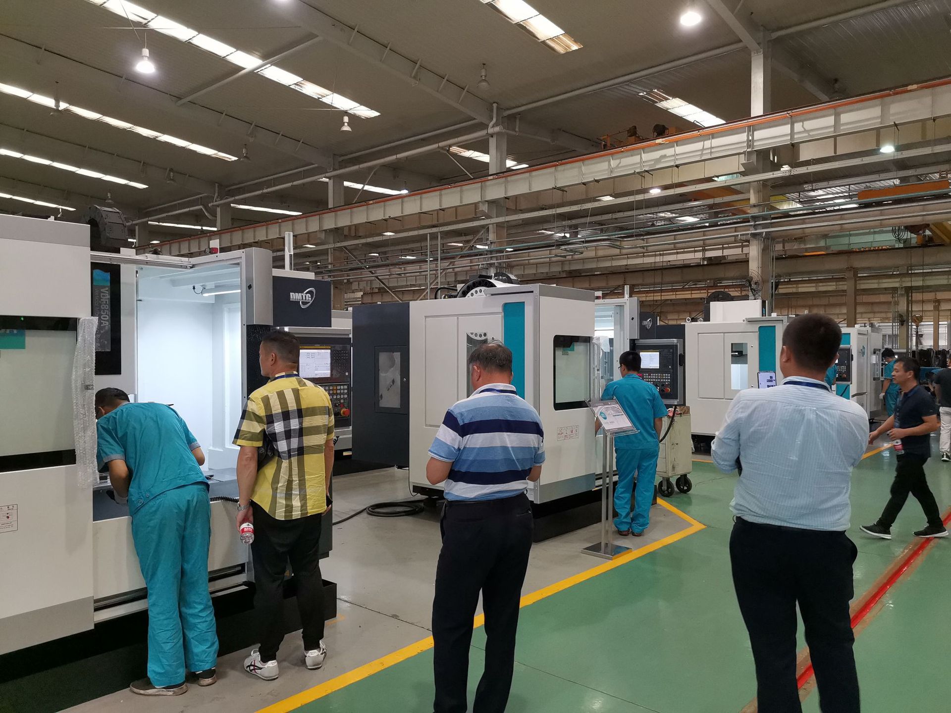 大连机床vdl1000立式加工中心三轴硬轨