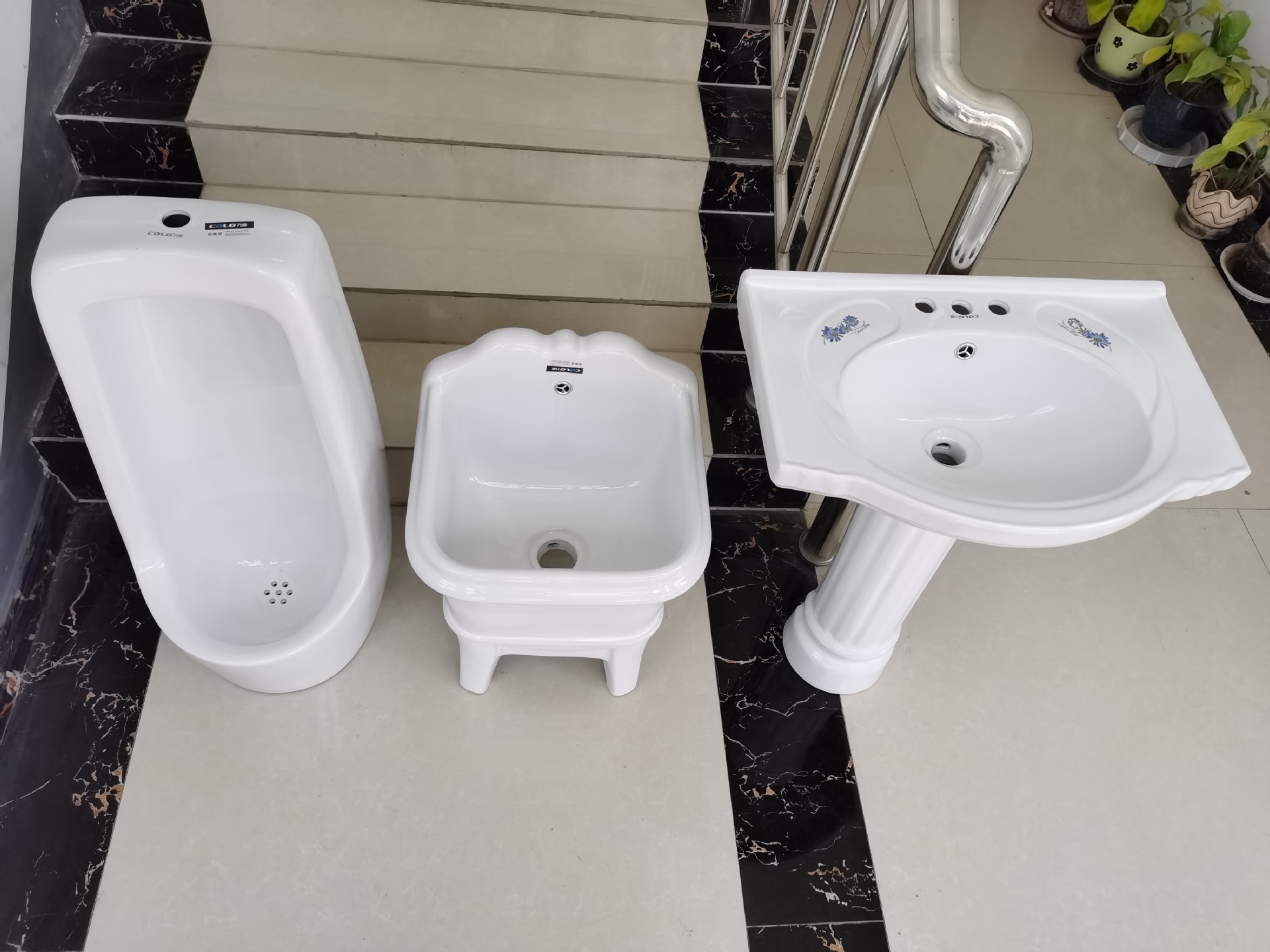 江苏农村旱厕改造连体马桶 一体式坐便器 简约冲水马桶陶瓷厂家