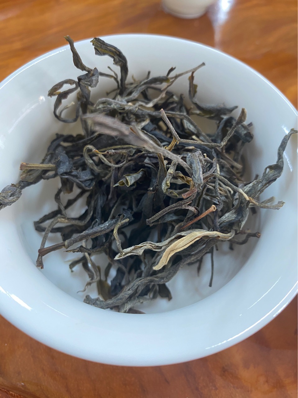 普洱茶无量山古树单株 500年以上树龄粗枝大叶香高气扬散茶木盒装