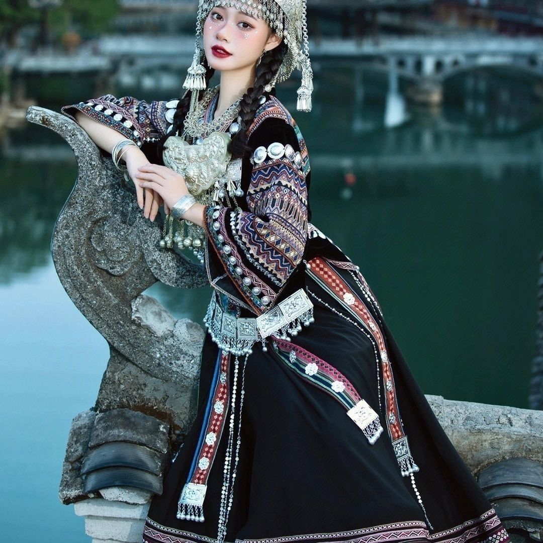 苗族服装高雅传统服新款原创女超仙盛装舞台演出苗疆少女民族服饰-阿