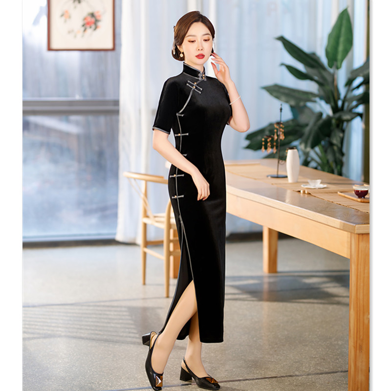 艾旗绣纯黑色丝绒长款短袖旗袍2023春夏新款复古中国风中老年旗袍